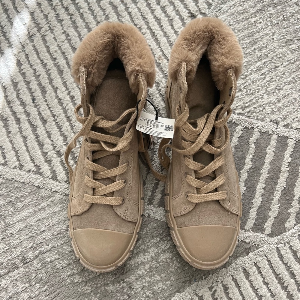 Zara Fur sneakers 39
